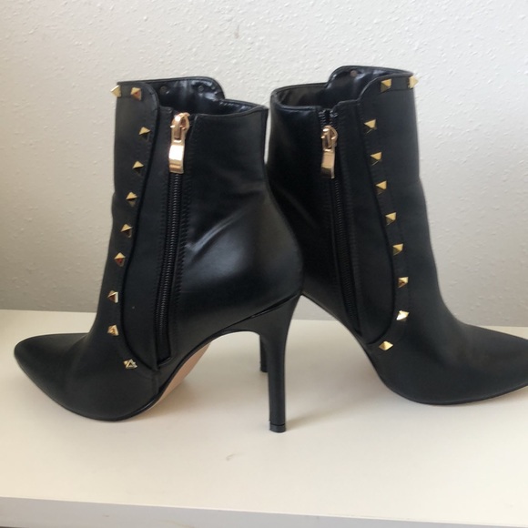 Black high heel boots with gold studs - Picture 4 of 7